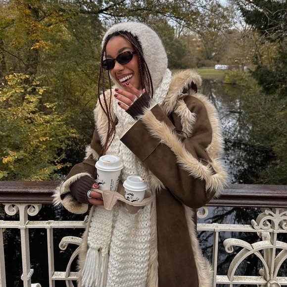 Charlotte Simone Tilly Coat - Picture 4 of 10